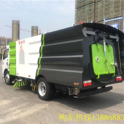 5噸大型馬路清掃車與防撞緩沖車 城市道路維護(hù)的雙重保障